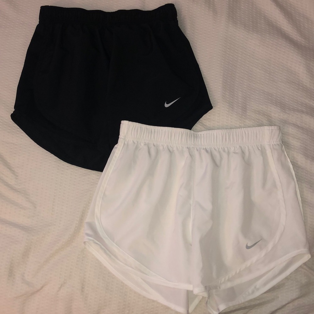 2 pairs of Nike shorts